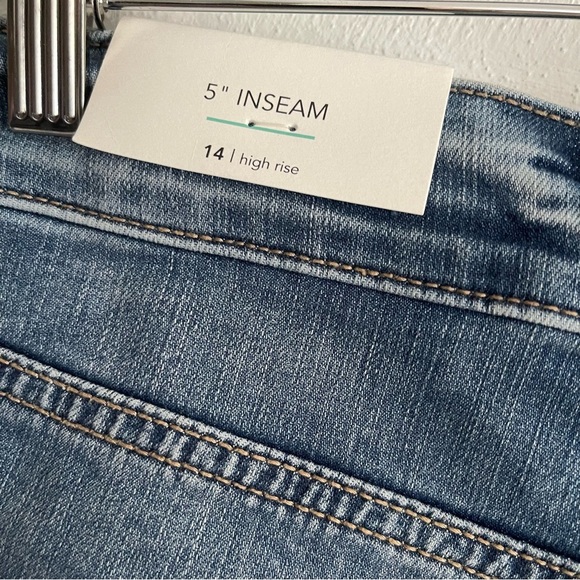 M Jeans by Maurices women’s Jean shorts everflex high rise size 14 NWT - Picture 7 of 13